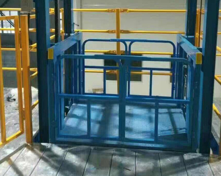 导轨式升降货梯操作方法